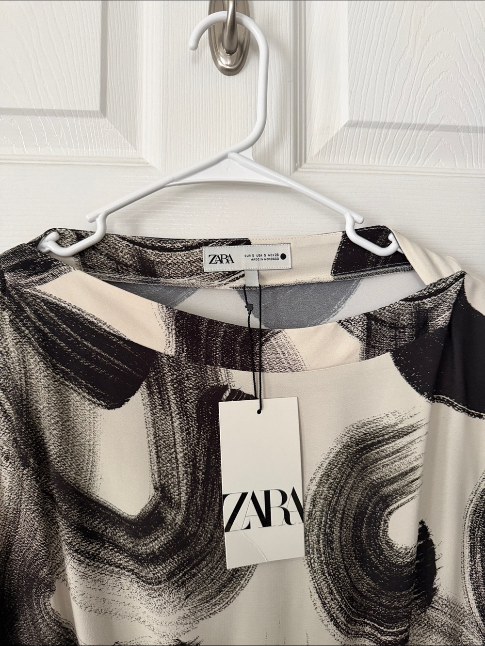 Zara Cream Dress with Black Abstract Brushstroke Design - Picture 5 of 7